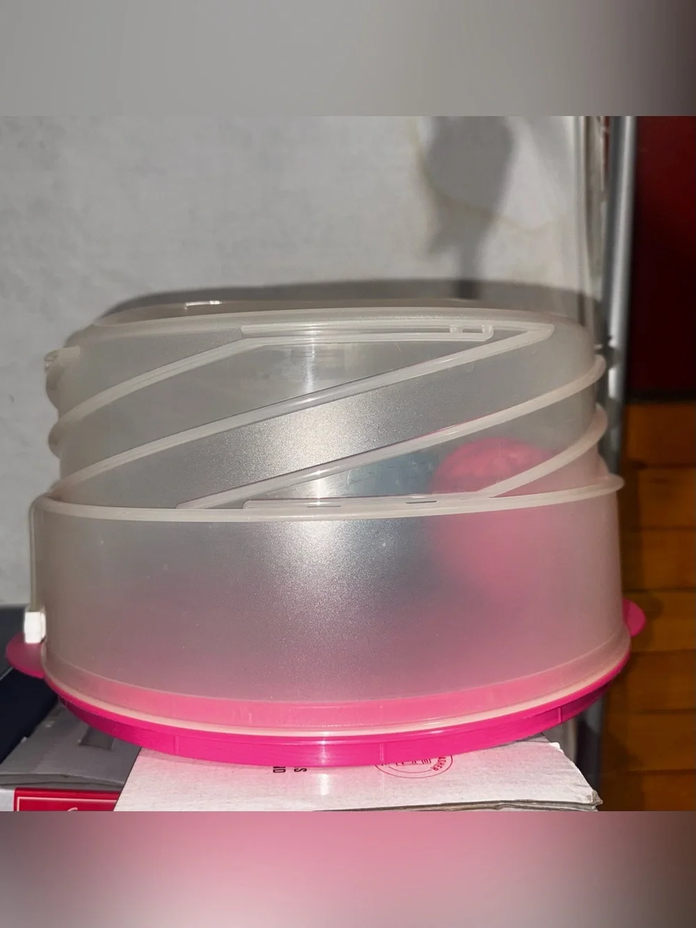 Tupperware Collapsable Cake Taker Round and Cupcake Keepers